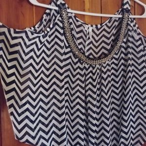 Beautiful flowy shirt